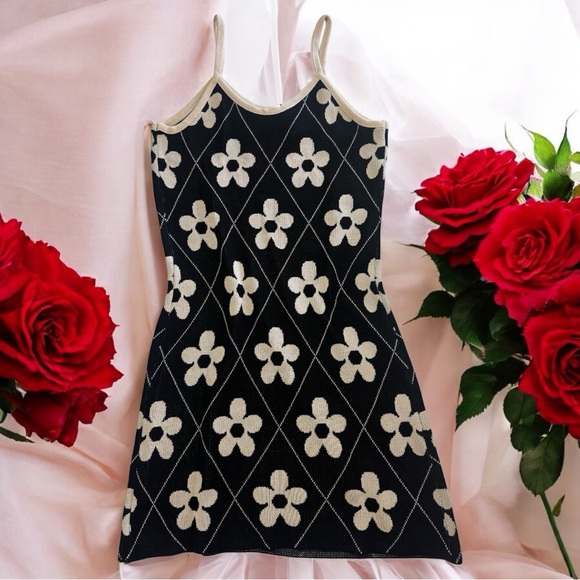 FLOWER DRESS - Picture 1 of 1